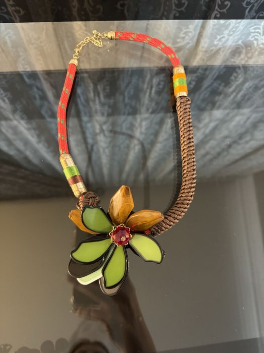 Продам яркое колье