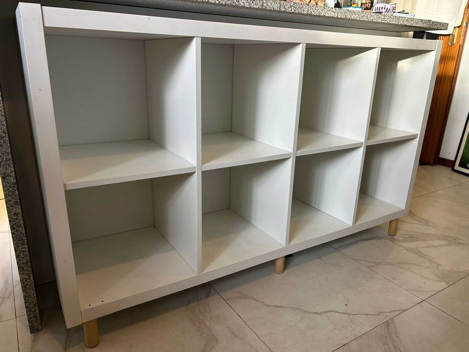 Móvel Estante IKEA 8 Nichos / Kallax com Pés – Branco
