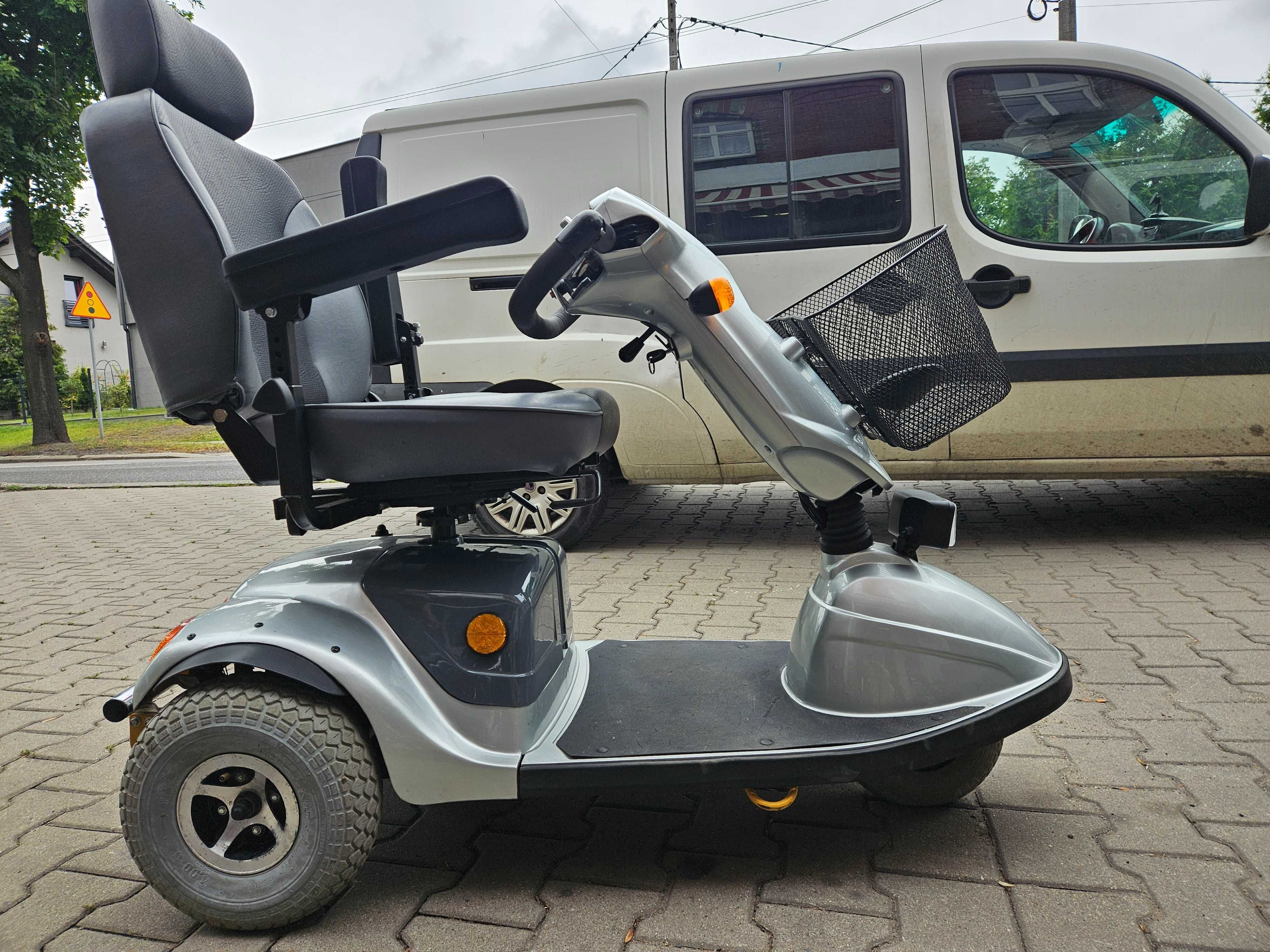 Skuter elektryczny trójkołowy dla seniora
