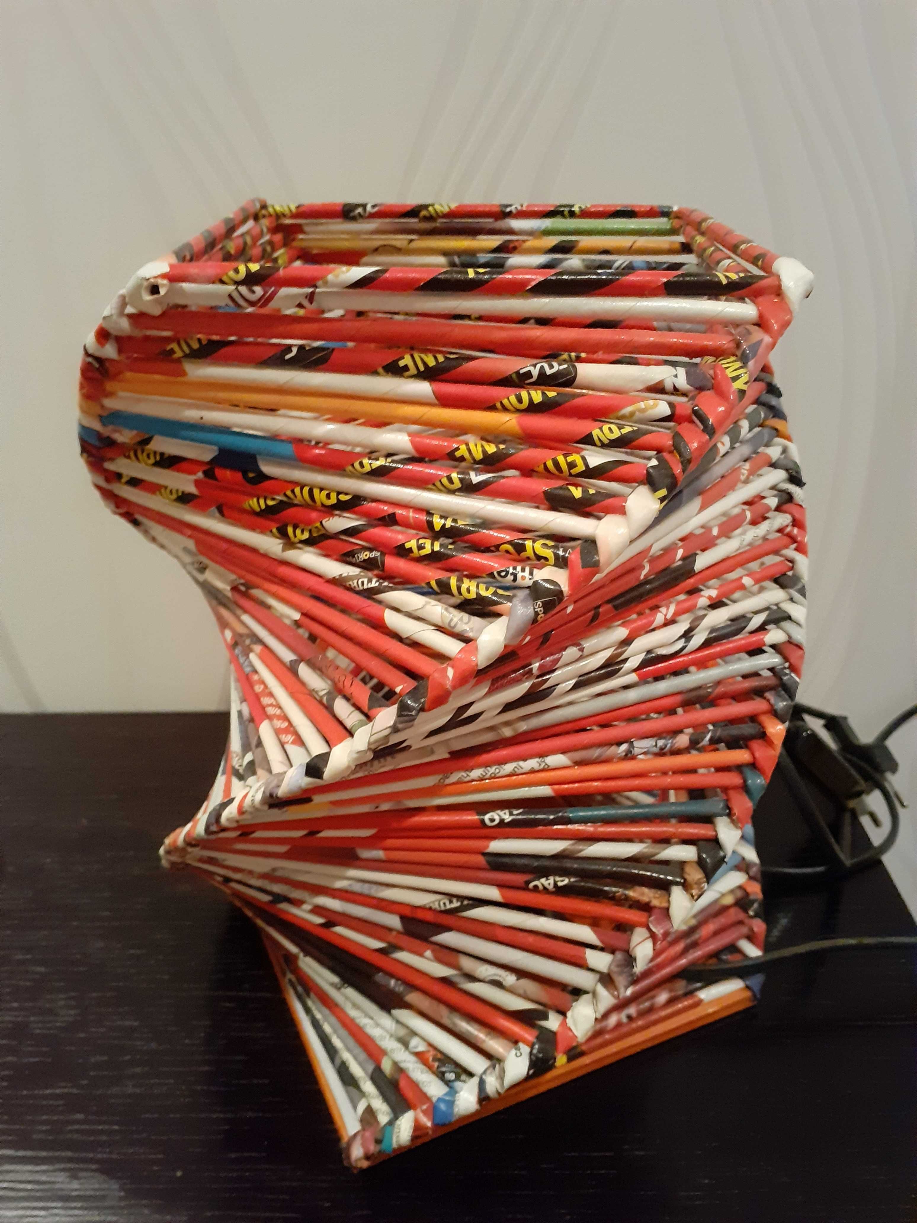 Candeeiro de mesa (A26cm x D20cm)