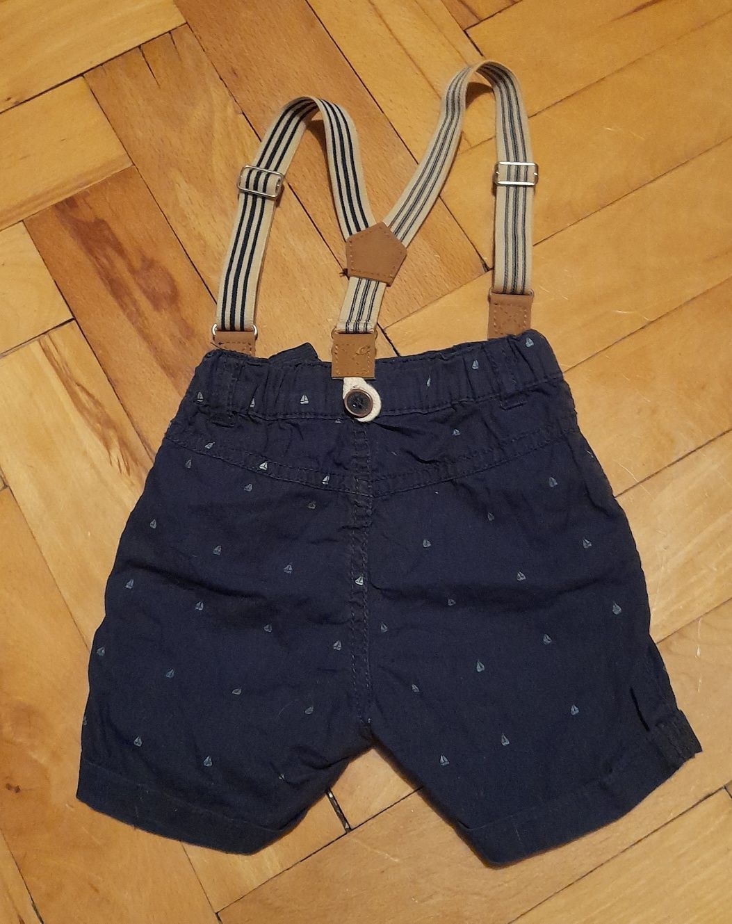 Spodenki dziecięce r. 80.
