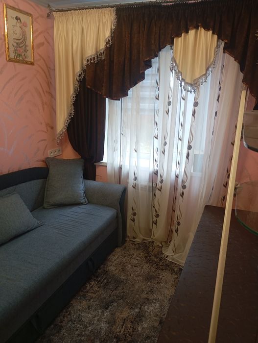 Продається дві кімнати у гуртожитку