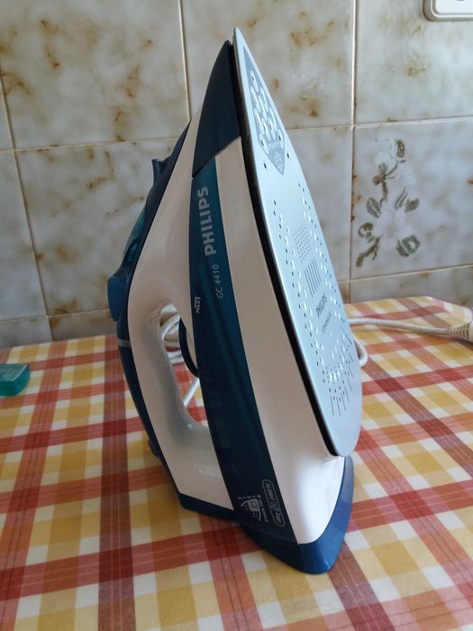 Ferro de engomar Philips 2400 W