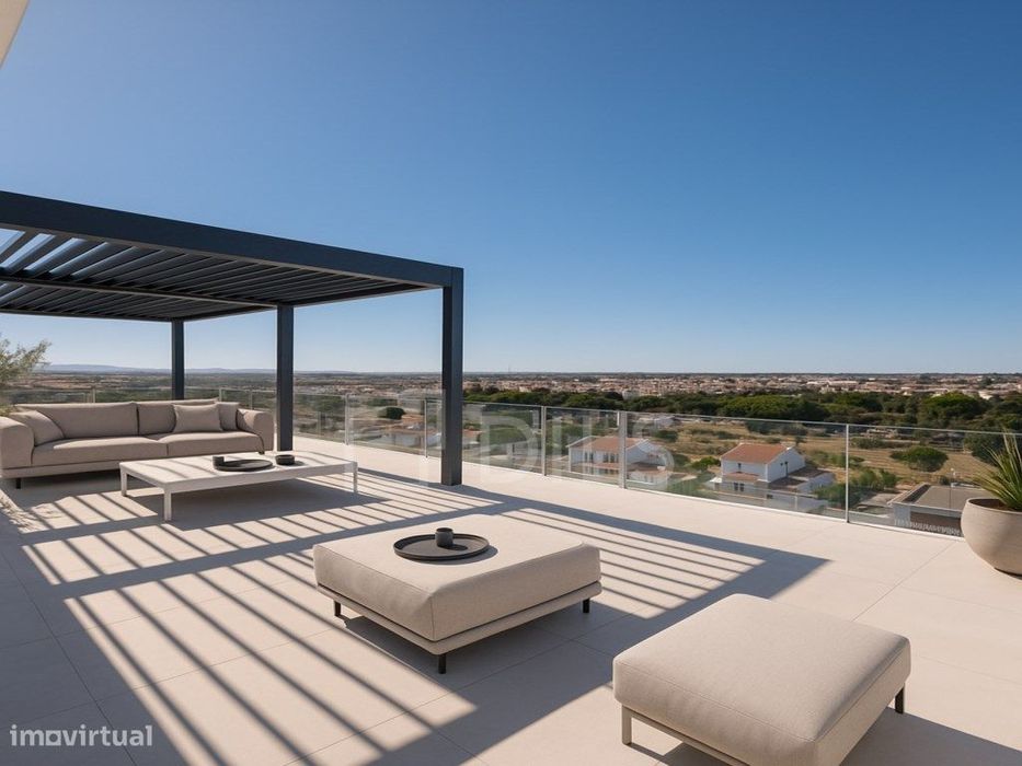 Penthouse T3 duplex com terraço em Almada