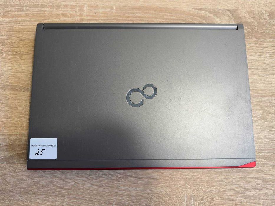 Ноутбук Fujitsu LifeBook E744 | I5-4210M Матриця - HD | Кришка матриці