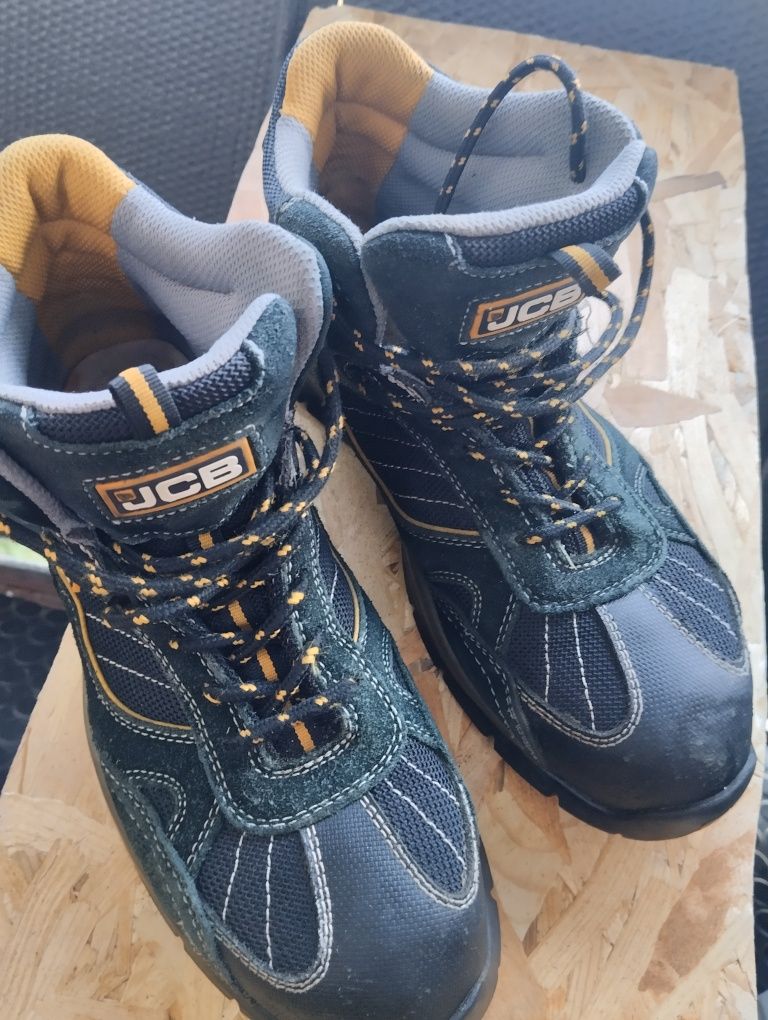Ботинки JCB 43 (27,5 см)