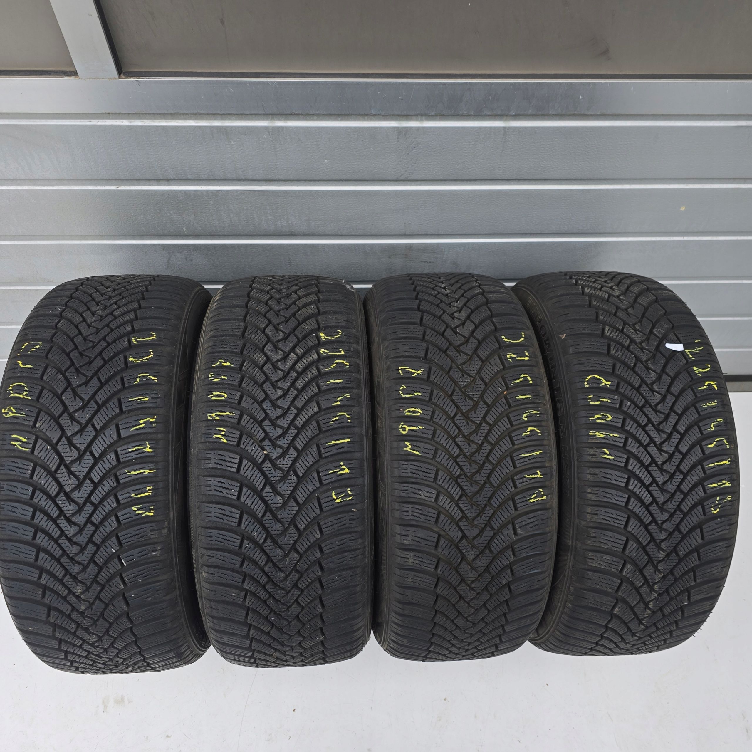 Falken Eurowinter HS01 225/45R17 94H 19R 7.5mm 4X