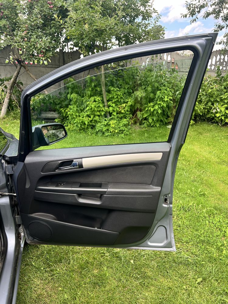 Opel zafira 2008