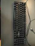 Teclado Game com luzes e tapete de rato com luz