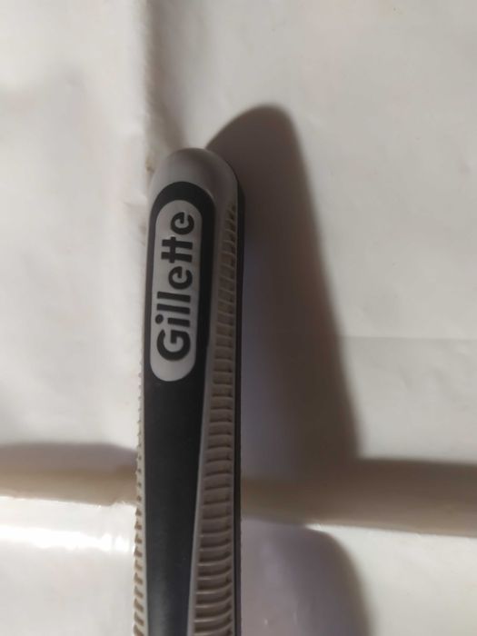 Станок для бритья Gillette  б\у