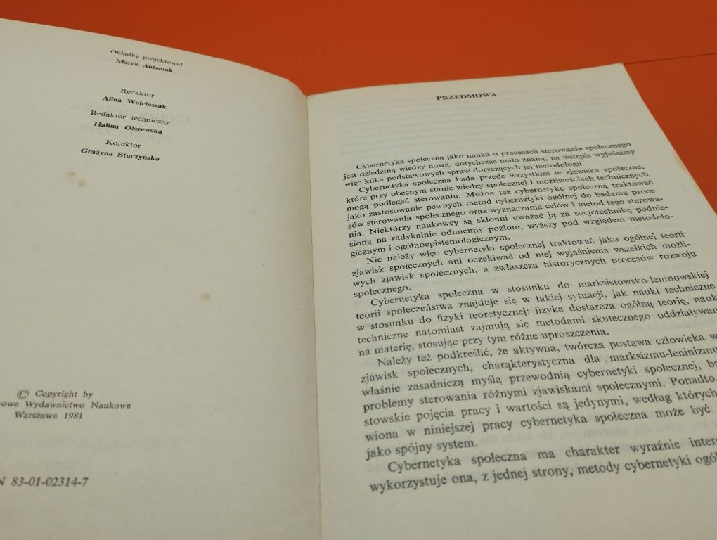 Cybernetyka społeczna - Józef Kossecki