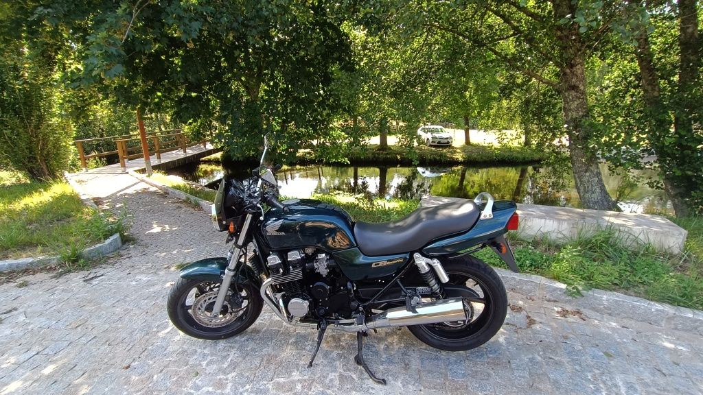 Honda CB750 Seven Fifty apenas 17mil kms muito estimada