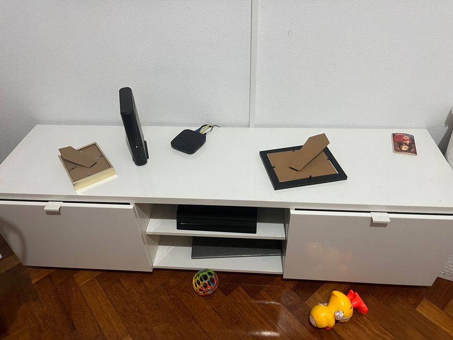 Vendo máquina e móvel por 80€
