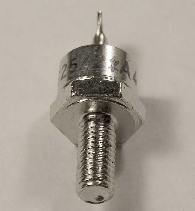 Ultraszybka dioda prostownicza mocy SY625/2 ; 28 A / 200 V / 50 ns