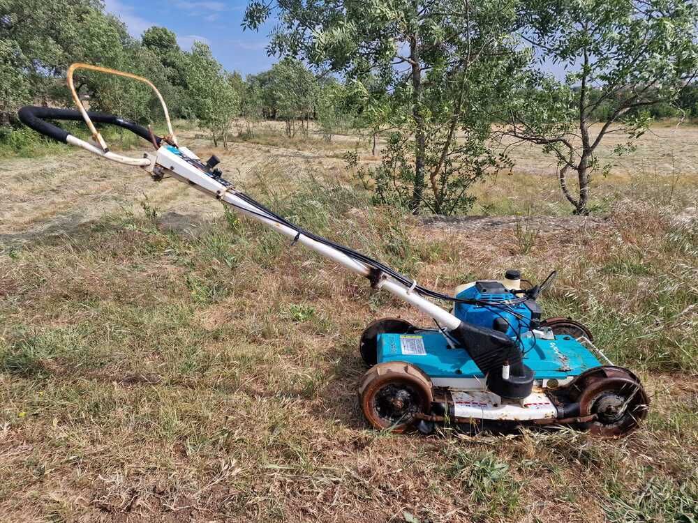 Corta mato / Destroçador de mato a motor - Kubota GC-S500 e GC-K501