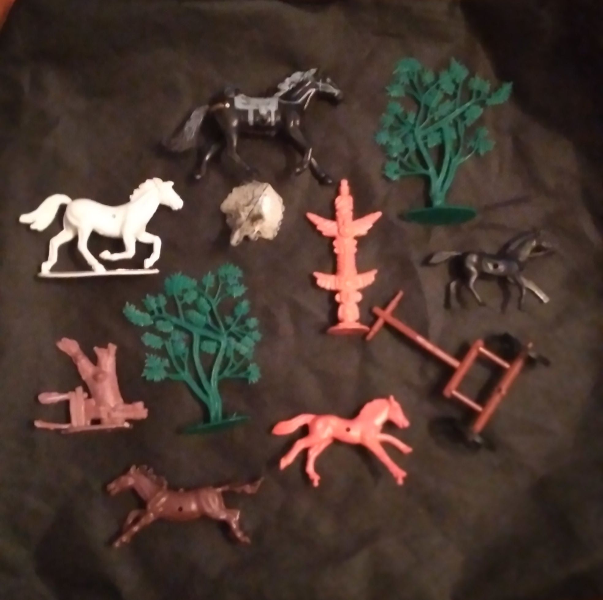 Bonecos Índios e Cowboys + Cavalos + Acessórios