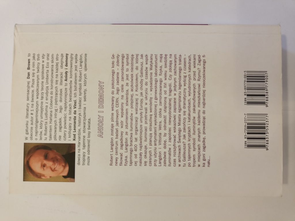 Dan Brown "Anioły i demony"