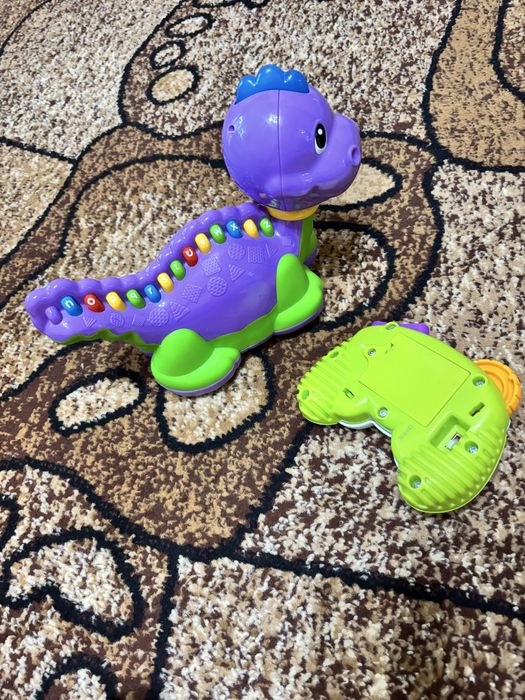 Интерактивный динозавр и пульт на английском языке