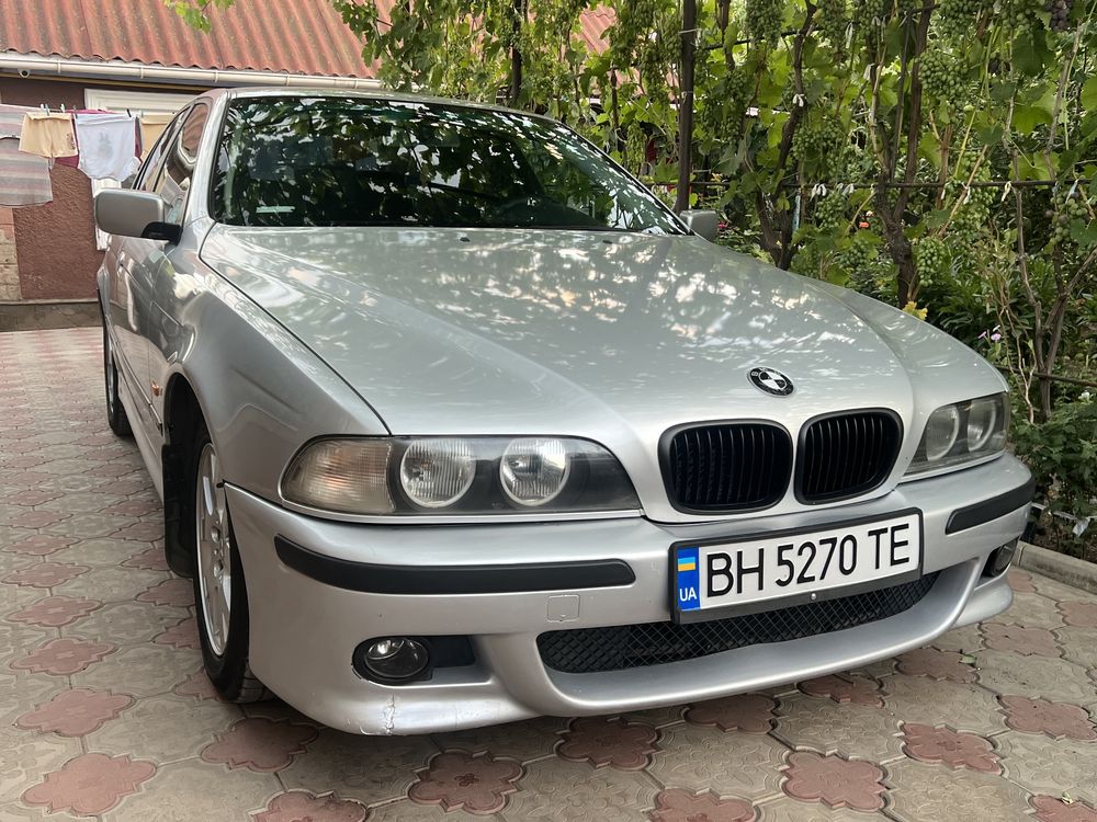 Продам BMW e39, M54 3.0 2001 год Механика
