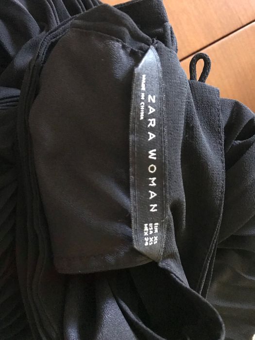 Vestido ZARA - plissado preto - XS_como NOVO