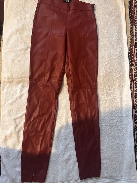 Женская кожаная куртка BEBE