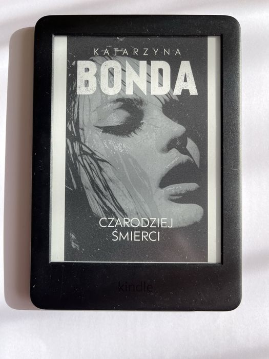 Amazon Kindle 10th generacja czytnik podświetlenie ebook