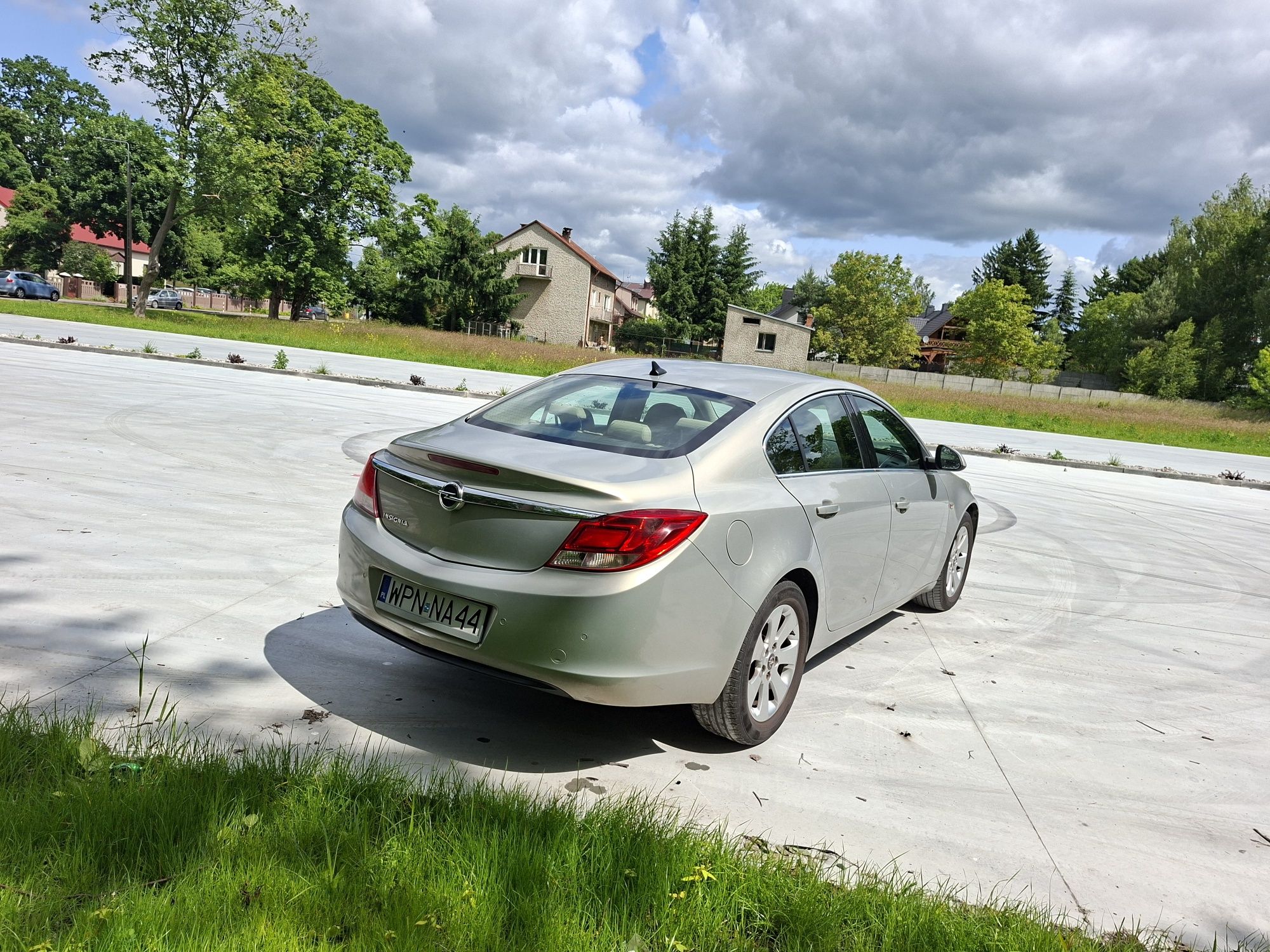 Opel lnsignia 1.8 bezyna.