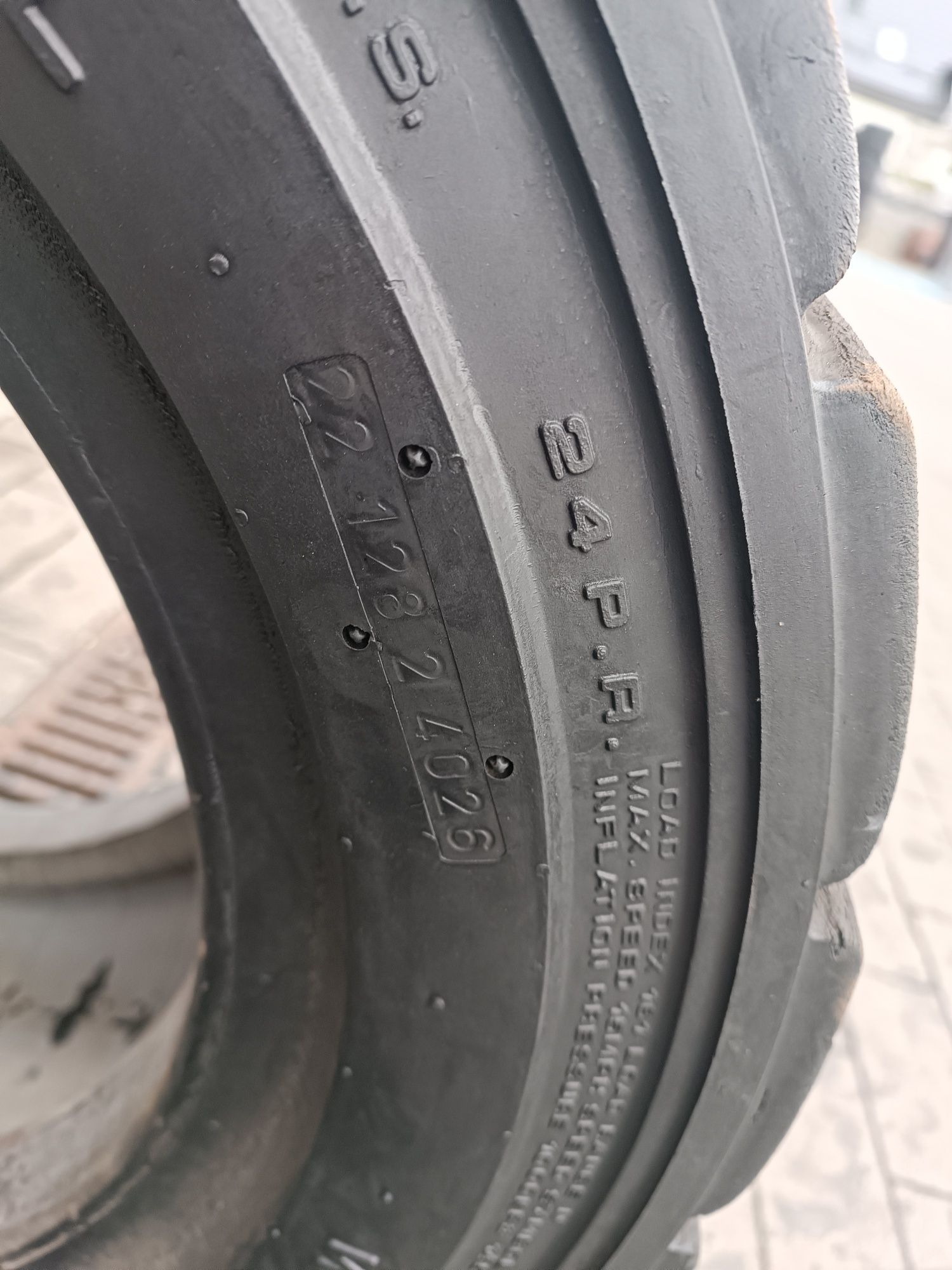 28x12.5-15 Hauler LT Wide Wall  355/45-15
