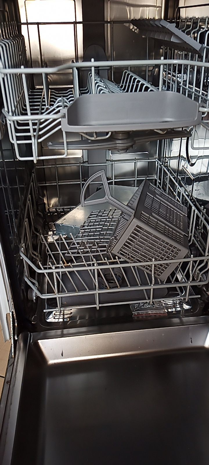 Trzy zmywarki, Amica45,  bosch45, Ariston 60, uszkodzona elektryka..