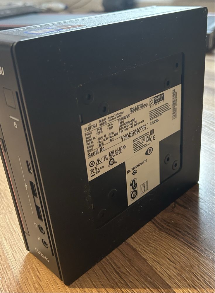 Mini PC Fujitsu Esprimo Q957 i5-7500T 8GB DDR4 SSD 256GB W11