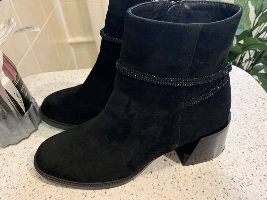 Замшеві черевики