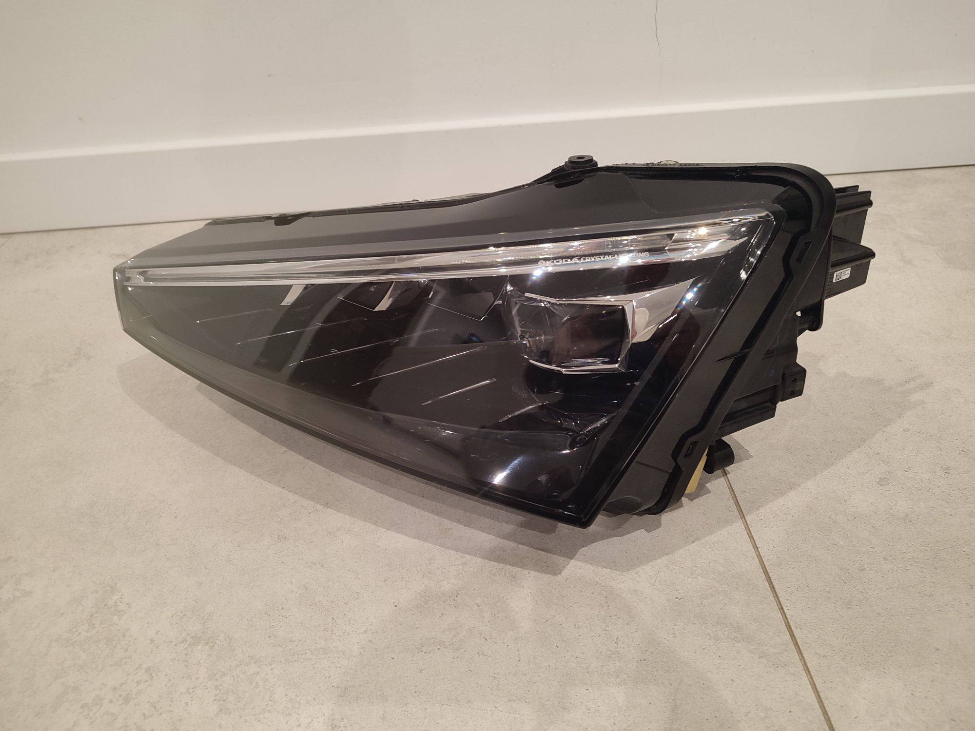 Lampa Reflektor Lewy Przód Skoda SCALA Full Led 19r Oryginał