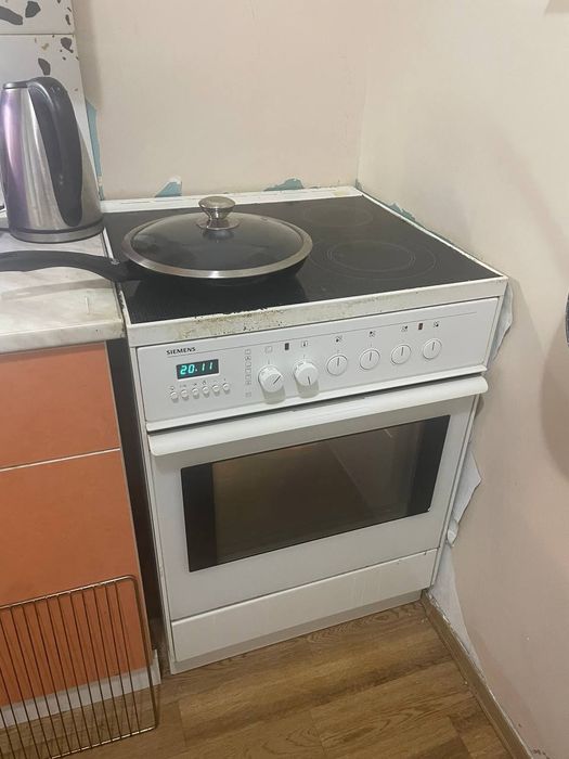 Електрична плита Siemens HL56220