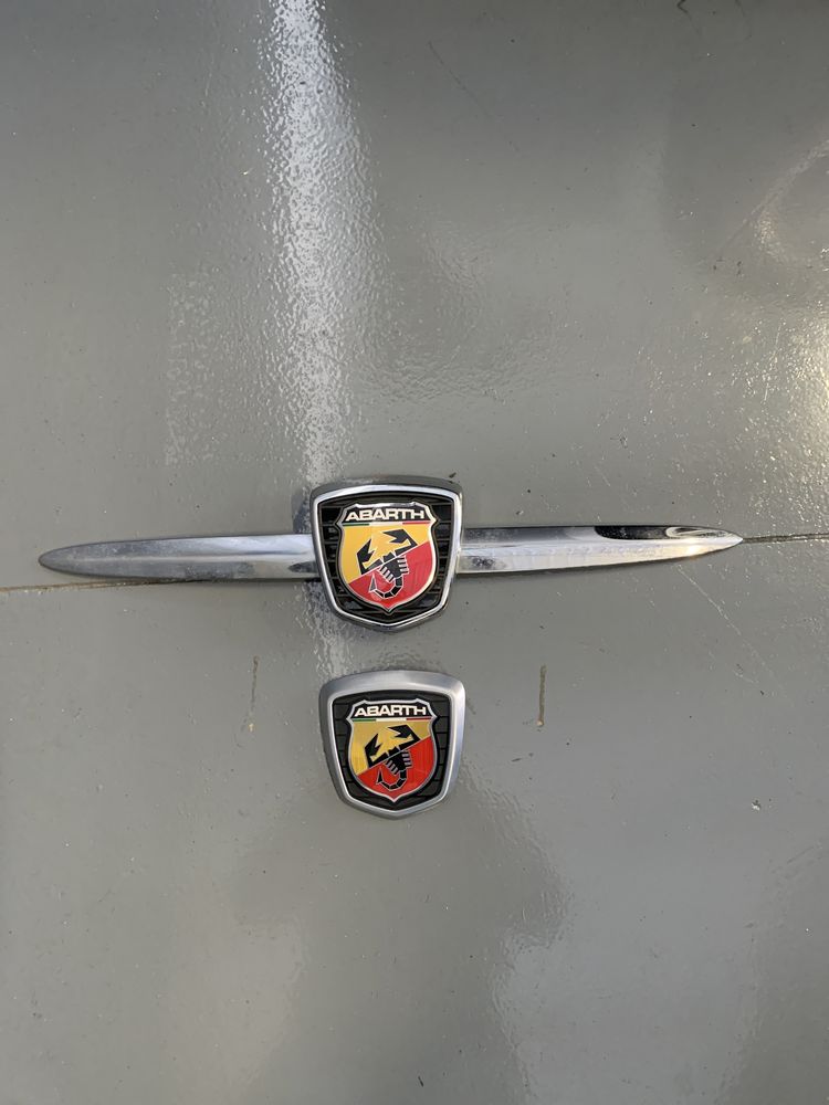 Símbolos Abarth logotipos emblemas originais 500C 595