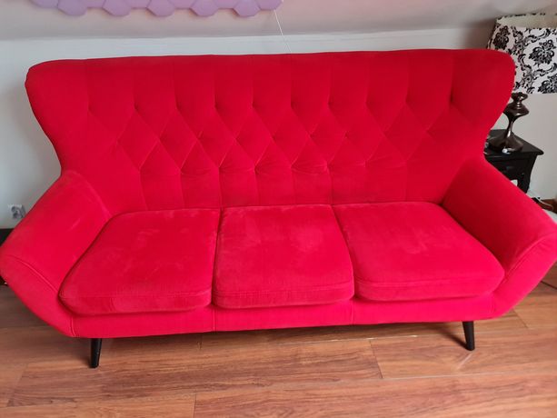 Elegancka, pikowana sofa 3-osobowa czerwona kanapa