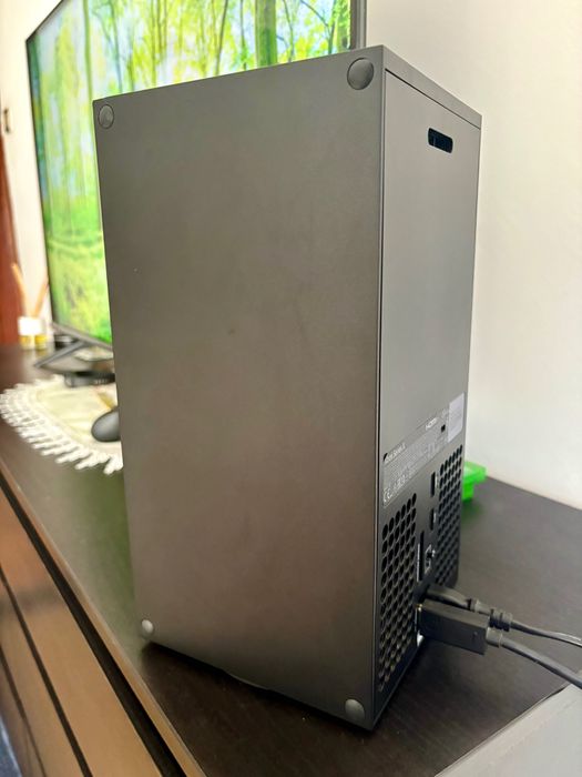 Consola Xbox Series X (1 TB) com caixa