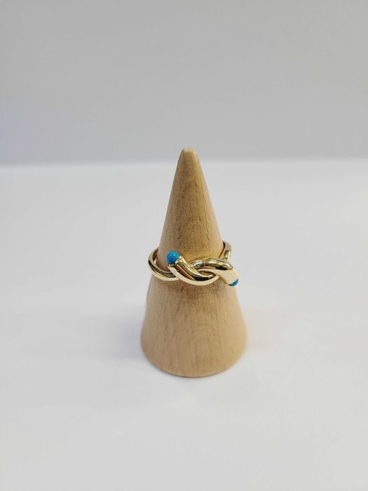 Złoty pierścionek  pętelka  z niebieskimi  kamieniami  próba 585