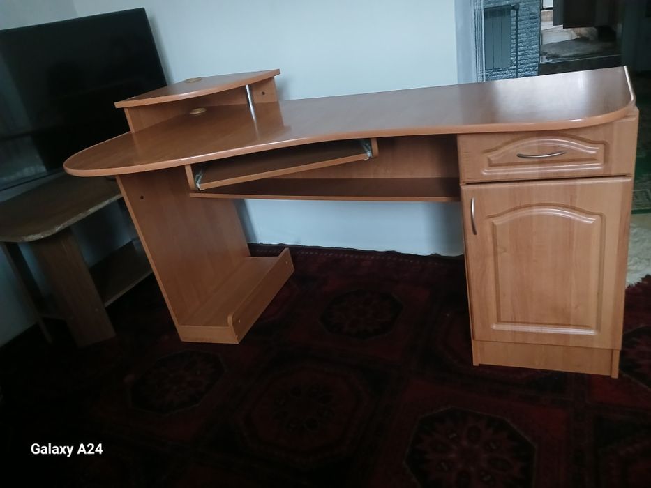 Стіл компютерний