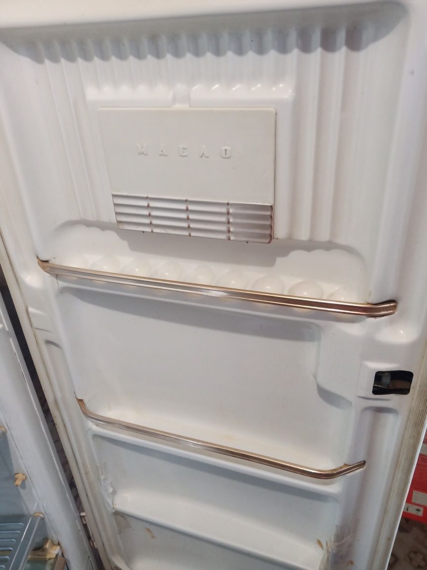 Продам холодильник Зил- Москва