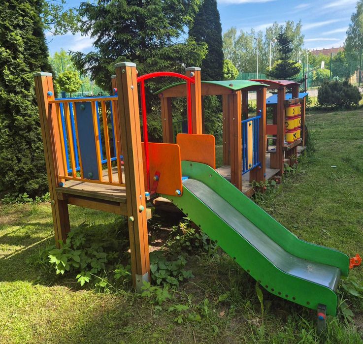 Cały zestaw placu zabaw z certyfikatem,
