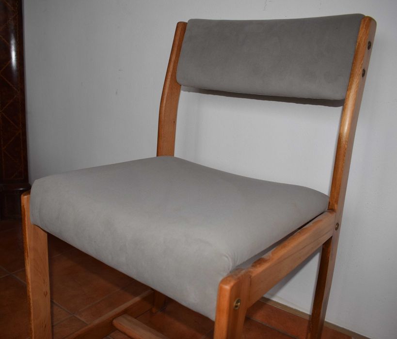4 krzesła w stylu PRL po renowacji