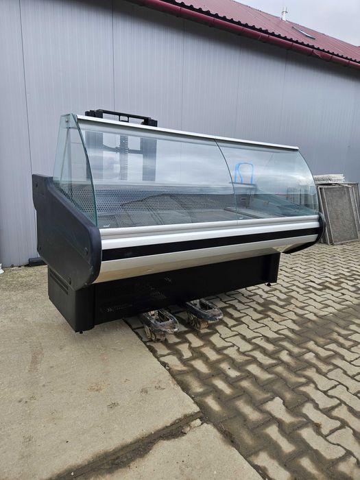 Lada chłodnicza witryna chłodnia