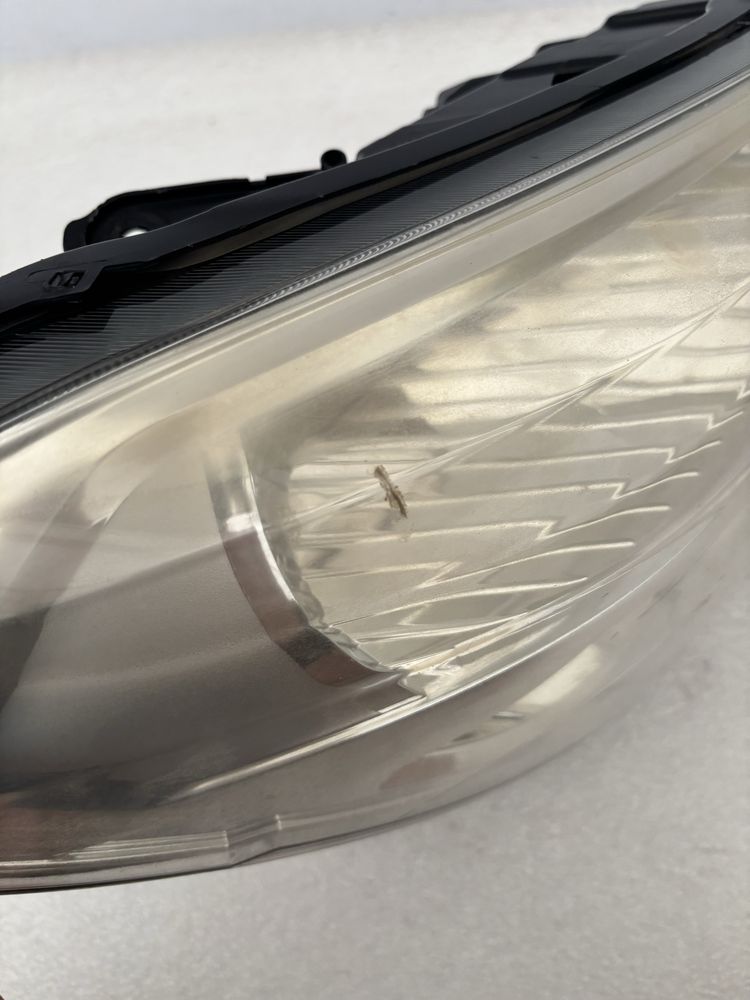 Dacia Lodgy Dokker 12- lampa prawy przód prawa przednia