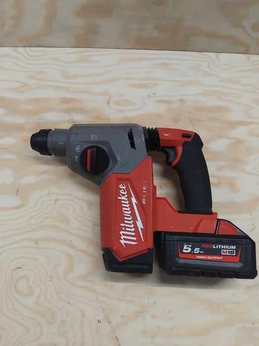 Milwaukee M18 FH młotowiertatka z akumulatorem 5,5Ah