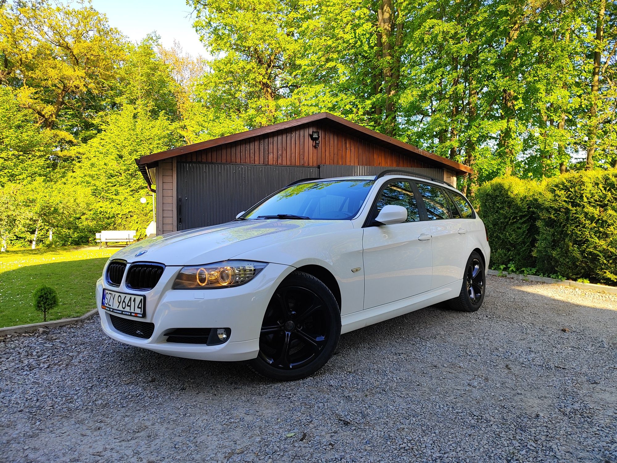 BMW E91 320d XDrive manual Alpinweiss shadowline focal