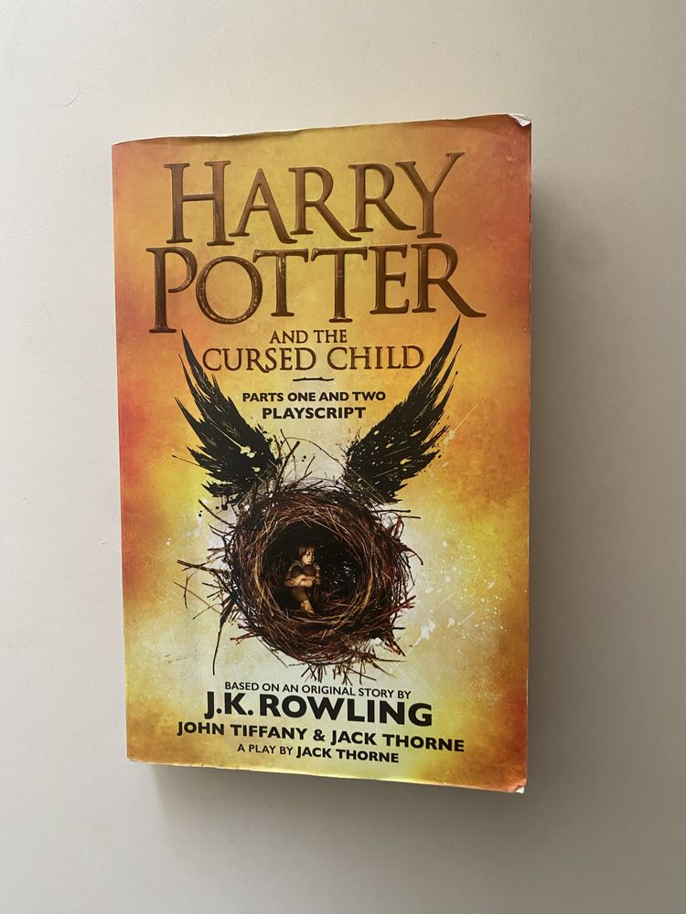 Книга «Harry Potter and the cursed child»