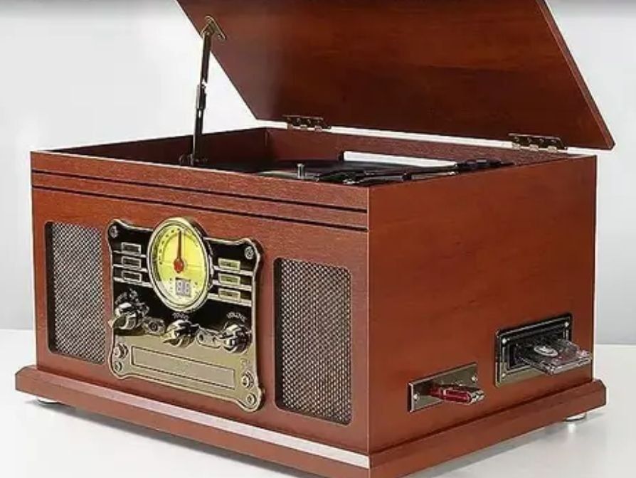 Проигрыватель для винила.