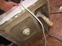 Lavatório com torneira elétrica