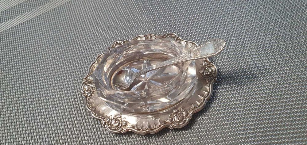 Zestaw Kryształowej Solniczki z Srebrną Łyżeczką i Podstawką