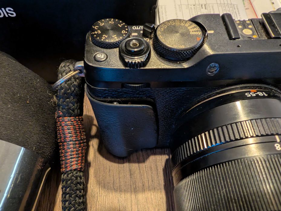 Fujifilm X-E3 + XF 18-55 + akcesoria (futerał, karty, lampa, pasek)